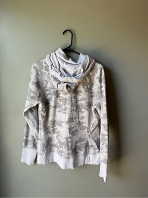 Salt Life Athleta Gray Camo Full Zip Hoodie Jacket Size XL thumbnail 5