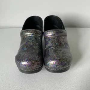 Dansko Slip-On Clogs Shiny Purple Blue Pattern Medical Nurse Women's Size 40 thumbnail 3