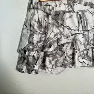 Tail Women's Size XS Athletic Tennis Skort White Black Gray Geometric Splatter thumbnail 7