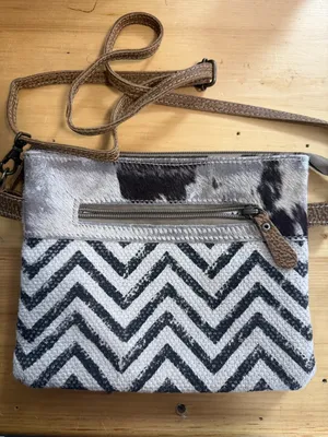 Myra Bag‎ Staggering Canvas & Cowhide Crossbody Bag Adjustable Western Chevron thumbnail 5