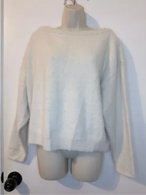 Beverly and Beck XS Cream Fuzzy Boat Neck Sweater Oversized thumbnail 4