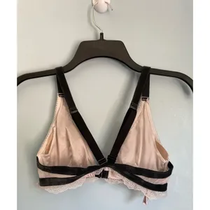 Victoria's Secret Bralette Small White and Black Velvet Trim Lace Feminine thumbnail 2