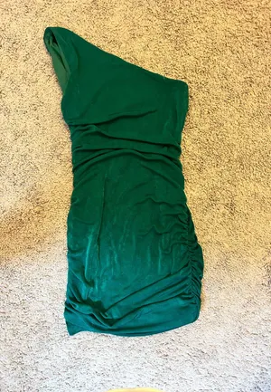 Lucy in the Sky Ruched One Shoulder Dress in Green thumbnail 3