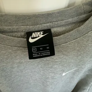 Nike Men's Heather Gray Crewneck Sweater thumbnail 2