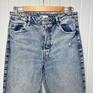Zara Women's Light Blue Straight Leg‎ Jeans Size 10 thumbnail 2