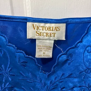 Vintage Victoria’s Secret Gold Label Satin Cropped Cami Size Medium Royal Blue thumbnail 4