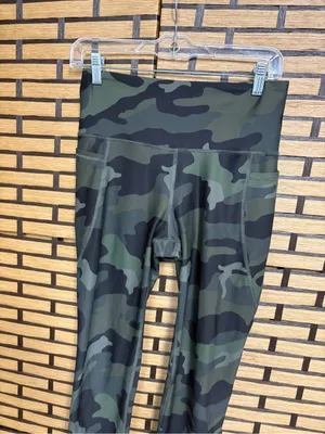 Old navy active green camo Powersoft leggings size medium tall thumbnail 3