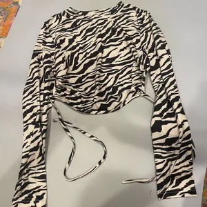 Backless zebra long sleeve! thumbnail 3