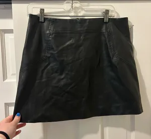 H&M Skirt thumbnail 1