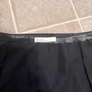 OAK + FORT Black Mini Pencil Skirt Night Out thumbnail 4