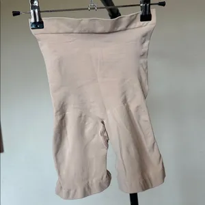 SKIMS Seamless Sculpt Mid Thigh Short compression nude sand shape wear NWOT Sz S thumbnail 6