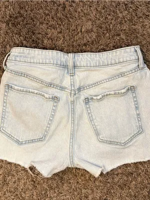 Old Navy OG Straight High-Rise Distressed Denim Shorts Size 6 thumbnail 5