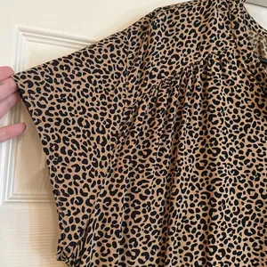 Old Navy Leopard Button Up Top thumbnail 3