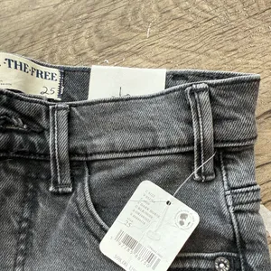 Free People We The Free Jeans Sz 25 Black‎ Faded Low Maintenance Mid Rise Crop Boot Cut Boho thumbnail 5