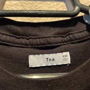 Aritzia TNA Women’s Black TNA Logo Tee Shirt Size XXS thumbnail 3