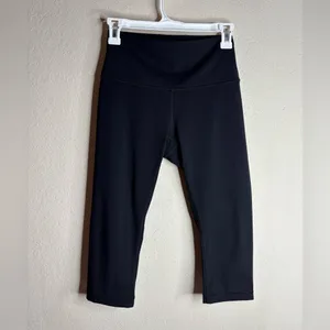 Lululemon Wunder Under Hi-Rise crop 19” size 6 thumbnail 2
