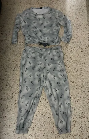 Disney two piece pajama long sleeve X-Large set thumbnail 1