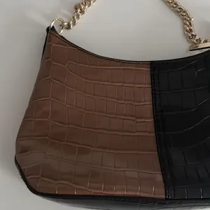 Victoria's Secret The Victoria mini curve Bag EUC thumbnail 4
