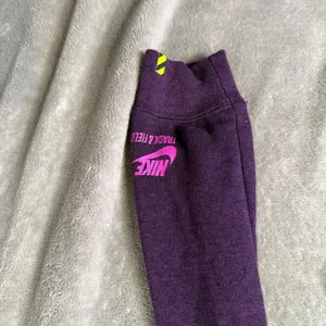 Nike Track & Field Purple Cropped Sweatshirt‎ Cozy Fleece Pullover Boxy Size M thumbnail 12
