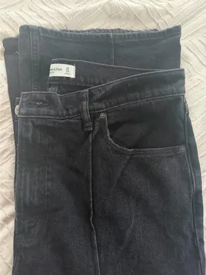 Abercrombie High-Rise Jeans Flare Ultra thumbnail 5
