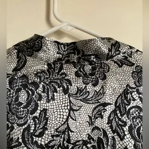 🌸Gillian & O’Malley White Black Floral Satin Belted Kimono Short Bath Robe thumbnail 6