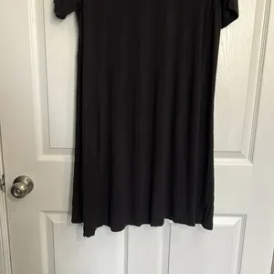 Loft women’s black dress. Size large. thumbnail 4