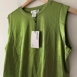 NEW!! Bailey 44 Metallic Shimmery Green Top Slightly Sheer‎ thumbnail 2