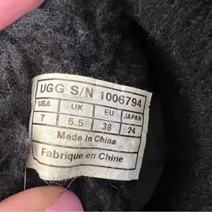UGG Patten 1006794 Black Suede Shearling Women’s Boots Size 7 thumbnail 8