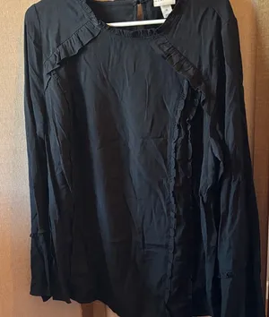 FINAL MARKDOWN Ava & Viv Black Ruffle Blouse 1X thumbnail 1