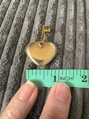 Coach 1” Heart Shaped Logo Gold Tone Charm Tag Fob Keychain New Unused thumbnail 3