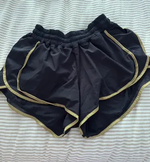 Lululemon Shorts thumbnail 1