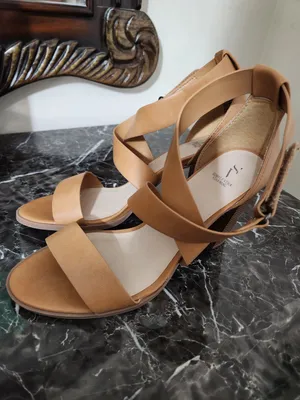 Simple Tan Crisscross Block Heel Sandals Size 8.5 thumbnail 7