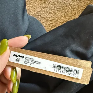 Skims Butt (B23) Lifting Nwt Size S Leggings thumbnail 5