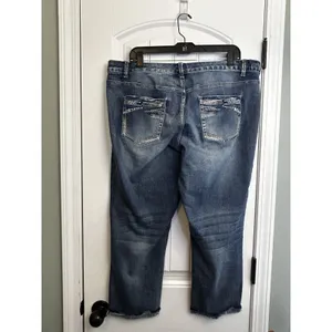 Maurices Distressed Denim Capri Jeans 15/16 Stretch Raw Hem Plus Size Blue thumbnail 10