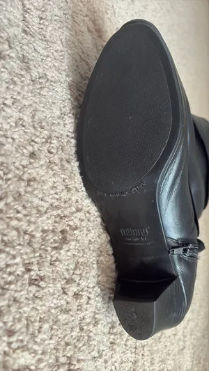 Black leather boots Munro size nine real leather thumbnail 3
