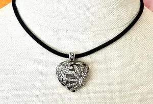 Vintage Silver Tone Rhinestone Openwork Heart Pendant Necklace thumbnail 1