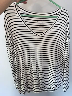 American Eagle Soft And Sexy Long Sleeve Tee thumbnail 1