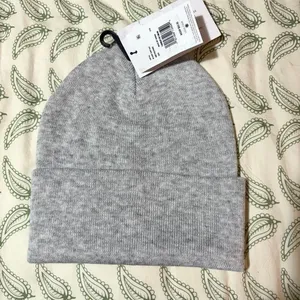 UGG Winter Soft Heather Gray Ribbed Knit Cuff Logo Beanie OS NWT thumbnail 3