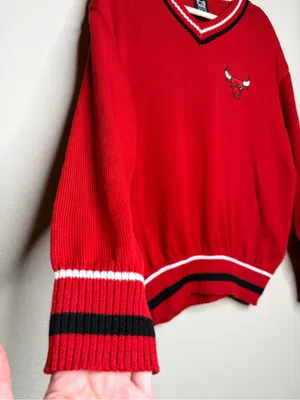 Ultra Game Women Chicago Bulls V-Neck Sweater S Red NBA Basketball Knit Pullover thumbnail 3
