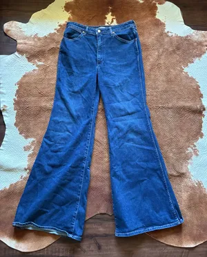 Women's Flare Jeans Bell Bottom Pants Wranglers size 10/30 X 32 Wanderer high rise flares thumbnail 1