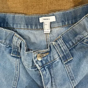 Forever 21 Front Pocket Light Wash Denim Shorts thumbnail 3