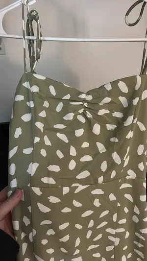 Green printed Lulus midi dress thumbnail 4
