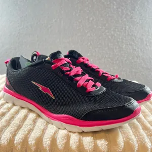 828 | NIB Avia Diversion‎ Black Pink Mesh Athletic Running Sneakers Womens 9 thumbnail 2