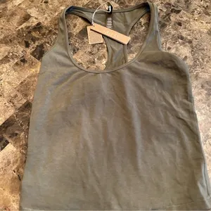 Skims G1 New 3X Vintage Cropped Racerback Tank Army NWOT thumbnail 4