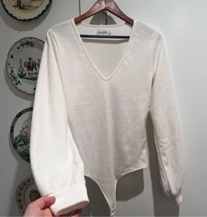 Abercrombie and Fitch V Neck Knit Bodysuit thumbnail 6