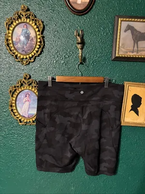 Lululemon Invigorate High Rise Short 8" Sz 14 Heritage 365 Camo Deep Coal Multi thumbnail 2