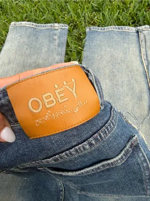 Obey Straight Leg Raw Hem Side Seam Jeans Women’s Size 24 Y2K Skater Denim thumbnail 8