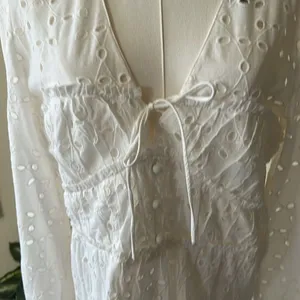 Gianni Bini Katrina Eyelet V-Neck Long Sleeve, White, Size Medium, NWT thumbnail 5