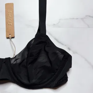 NWT Skims No Show Molded Unlined Demi Bra thumbnail 3