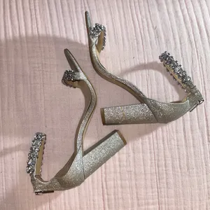 Badgley Mischka Jewel Size 6.5 Silver Jeweled Chunk Heels thumbnail 8